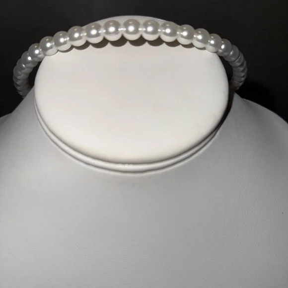 Chic Classic Faux Pearl Beaded Headband 👑 - Picture 8 of 9